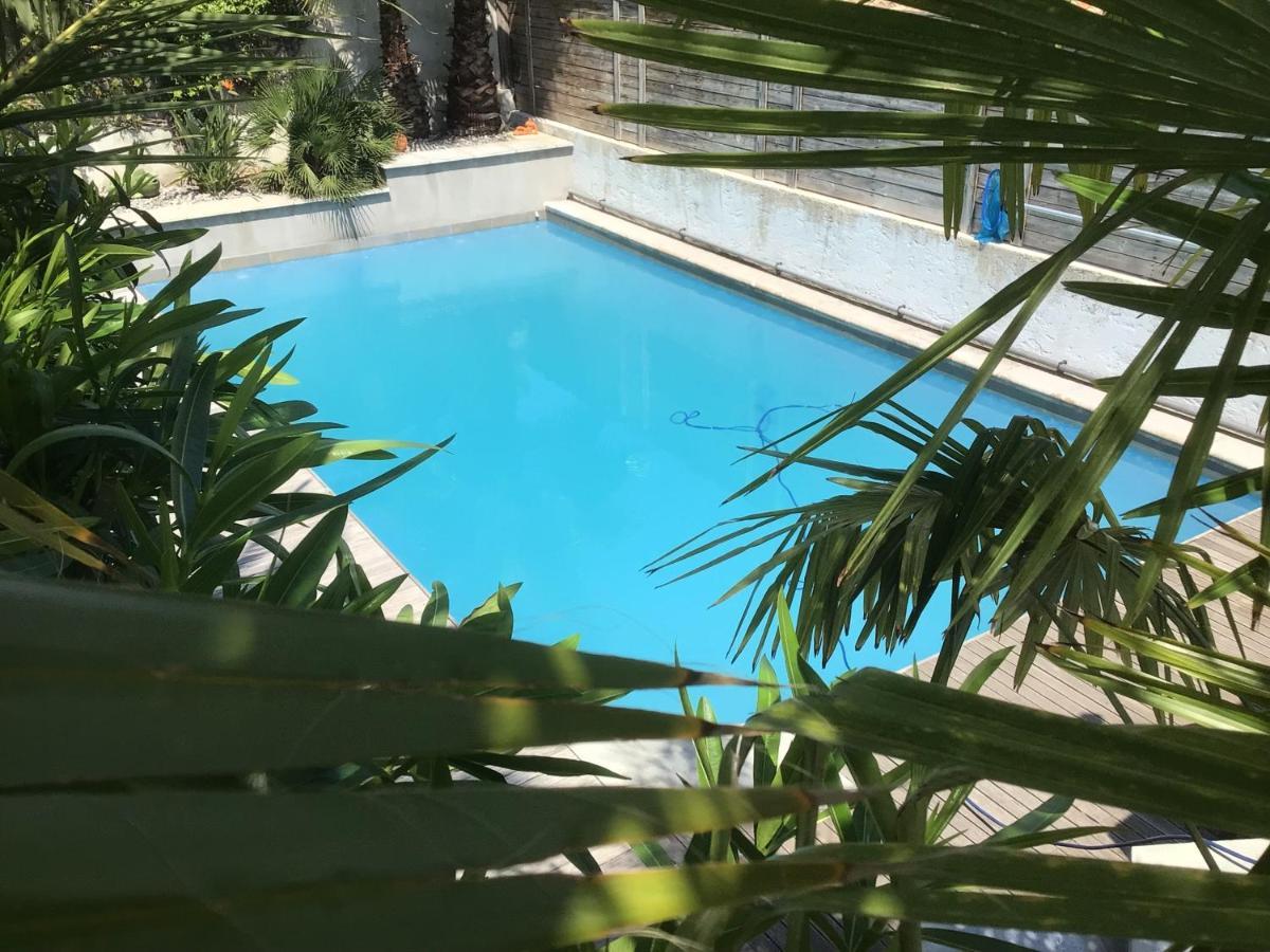 2 Pieces Rez-De-Jardin Dans Maison Avec Piscine Villeneuve-Loubet Buitenkant foto