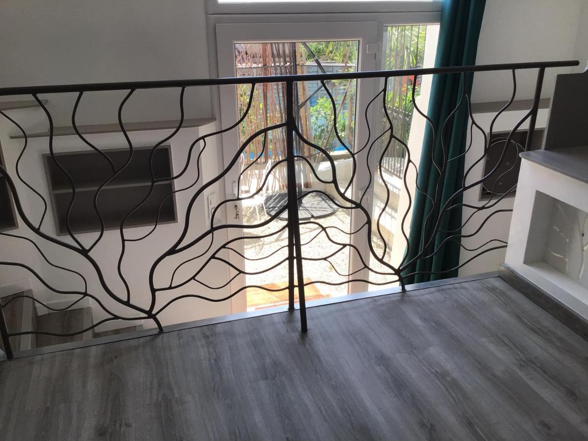 2 Pieces Rez-De-Jardin Dans Maison Avec Piscine Villeneuve-Loubet Buitenkant foto