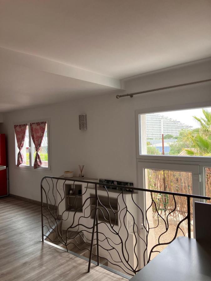 2 Pieces Rez-De-Jardin Dans Maison Avec Piscine Villeneuve-Loubet Buitenkant foto