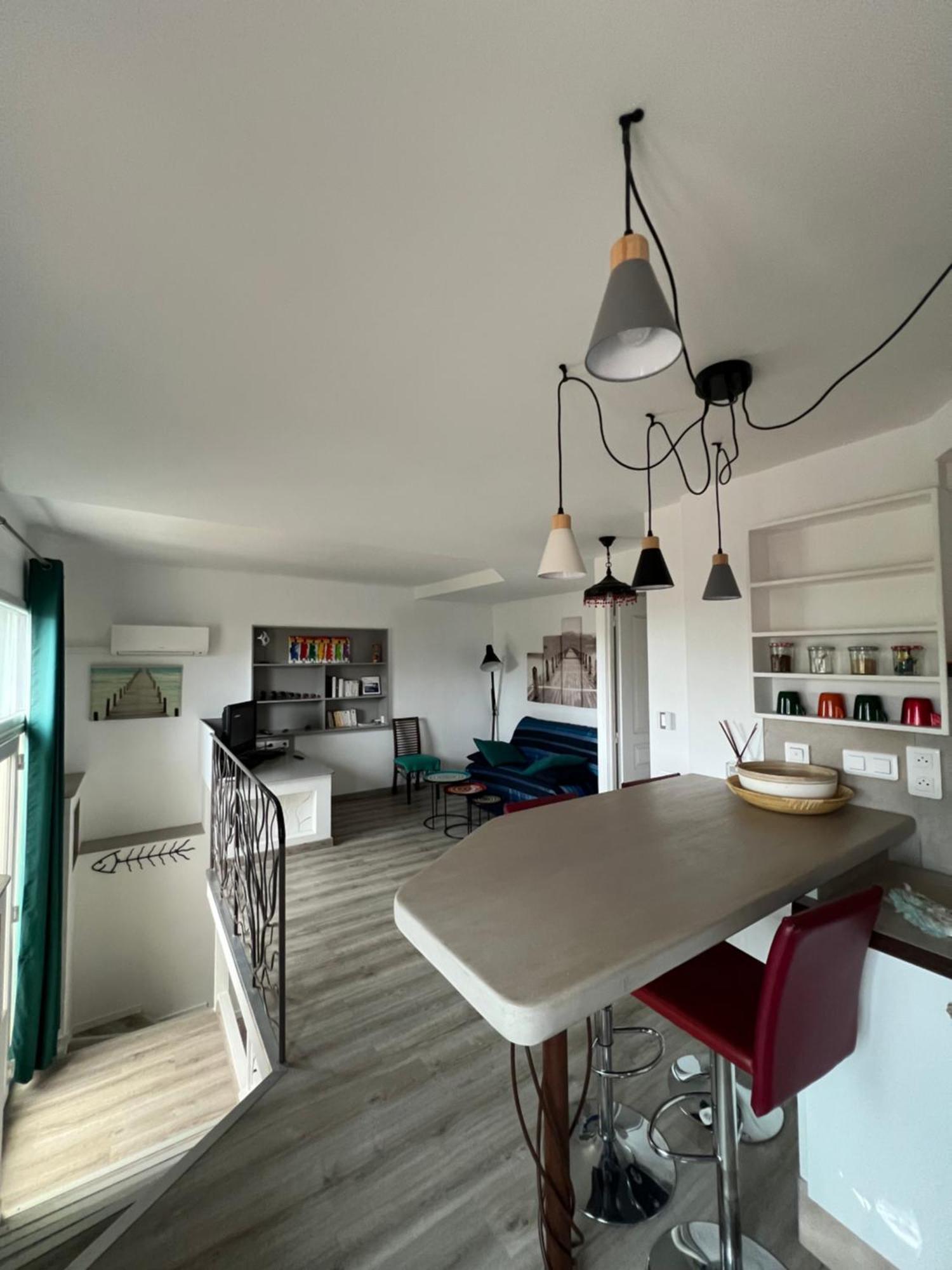 2 Pieces Rez-De-Jardin Dans Maison Avec Piscine Villeneuve-Loubet Buitenkant foto